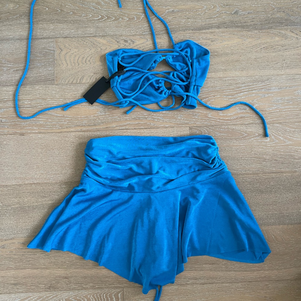 h:ours Blue Ruched Set - Picture 6 of 8